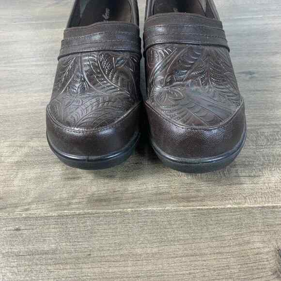 Easy Street Womens Brown Clogs Size 6.5 Slip On Comfort Arch Support - Picture 3 of 11